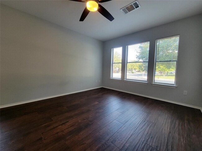 Building Photo - 809 Dogwood Trail