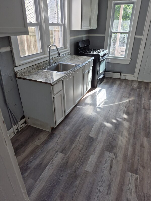 Building Photo - 904 Ash St