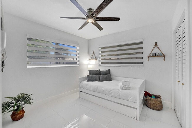 Building Photo - 6740 Custer St