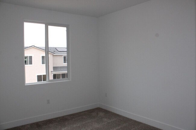Building Photo - 8041 Roundhouse Lp