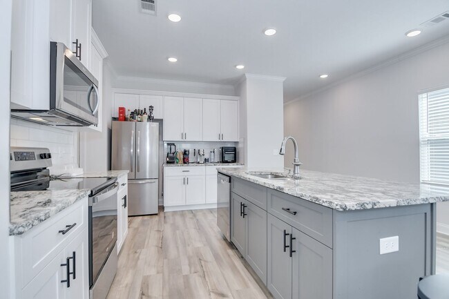 Building Photo - 2 Bed 2 Bath Ranch Home