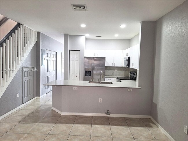 Building Photo - 5761 NW 115th Ct