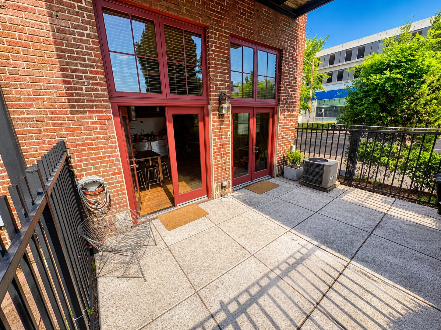 Building Photo - 1000 E 18th Ave