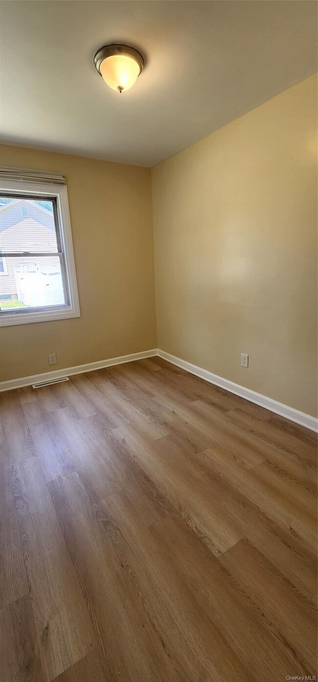 Building Photo - 117 Alder Dr