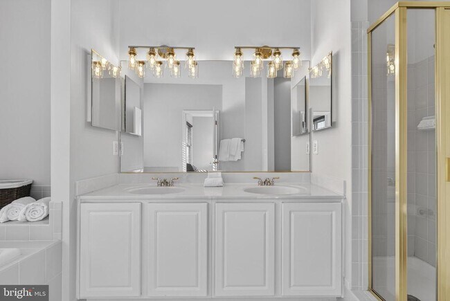 Building Photo - 43789 Water Bay Terrace