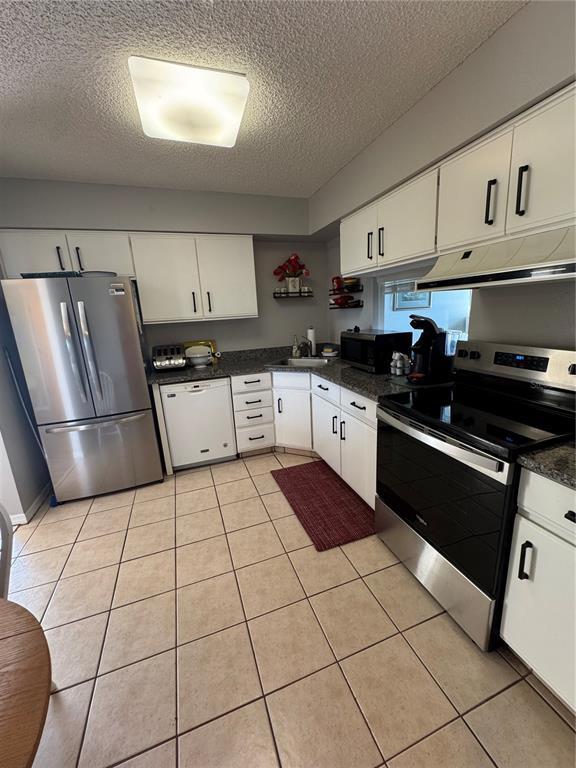 Building Photo - 5567 Sea Forest Dr