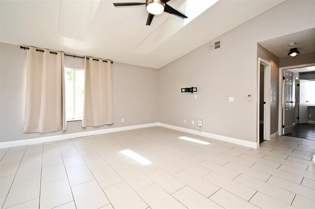 Building Photo - 1242 Ravida Woods Dr