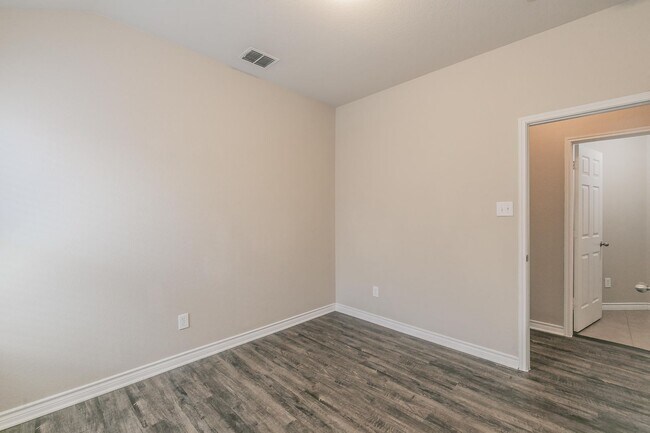 Building Photo - Single story 4 bedroom in Marine Creek Ranch