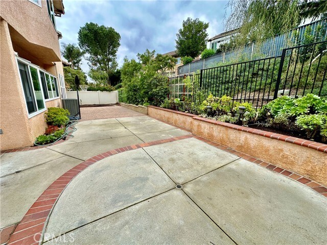 Building Photo - 6 Sandbridge