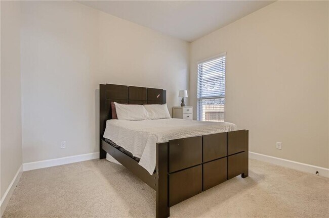 Building Photo - 717 Garner Park Dr