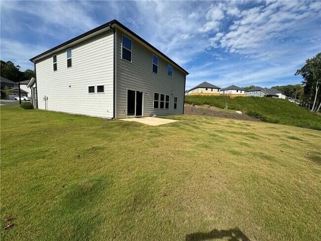 Building Photo - 41 Oak St