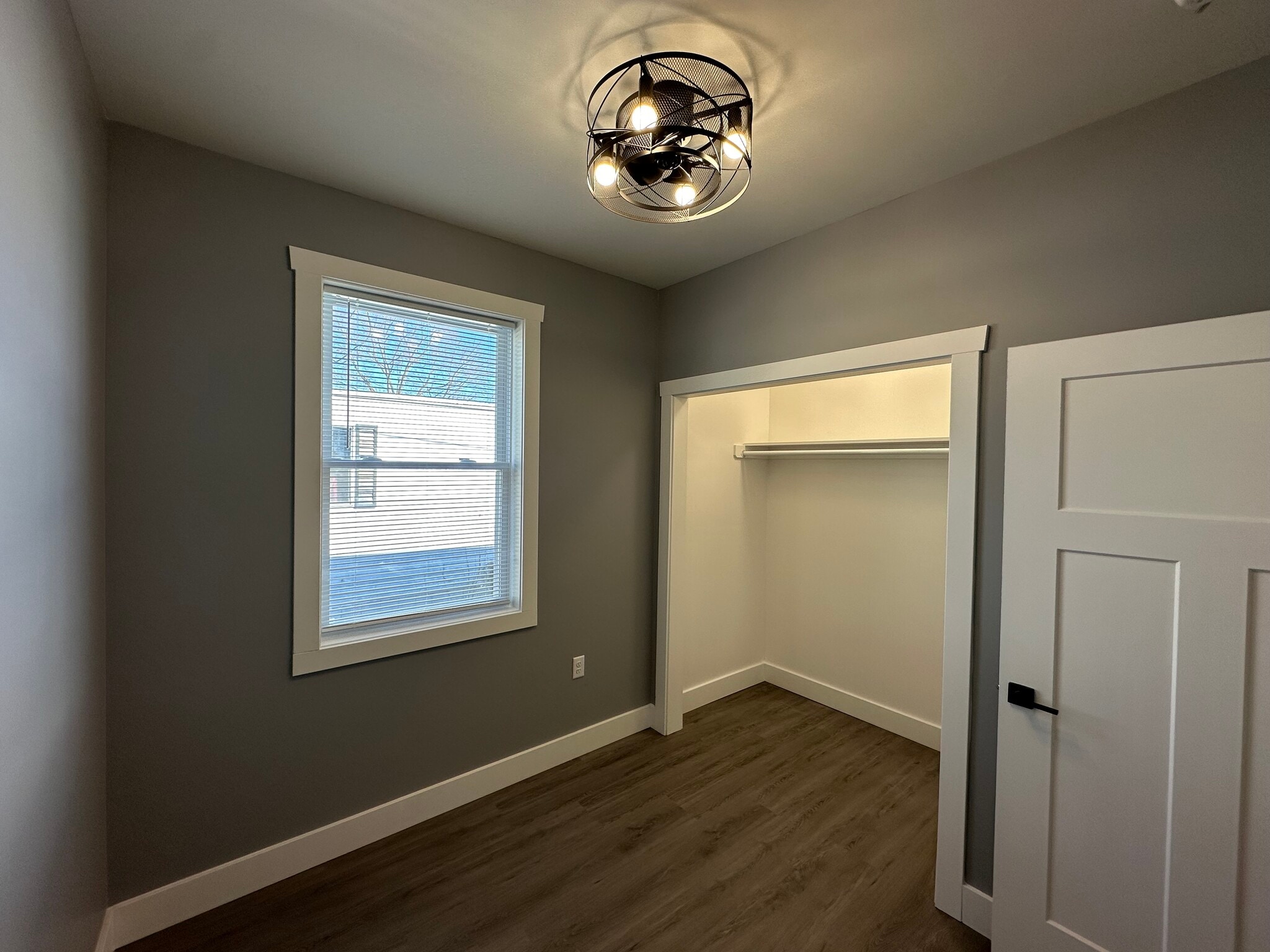 Building Photo - 1102 S Malott St