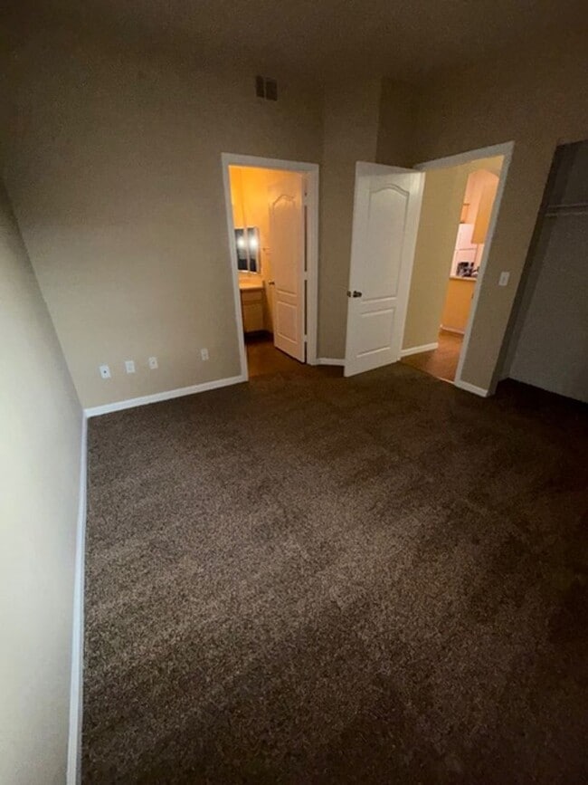 Building Photo - Discover Your Dream Condo with Stunning Mountain Views a 1 Car Garage & Covered carport in NW Ren...