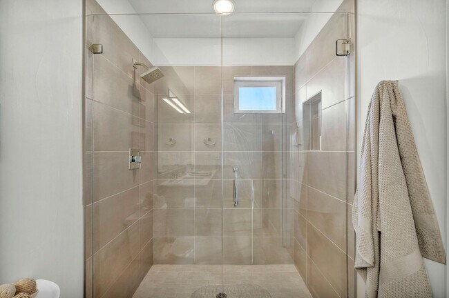 Building Photo - Mid-Town Modern Gem With EV Charger