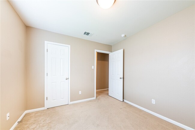 Building Photo - 438 Blackman Tr