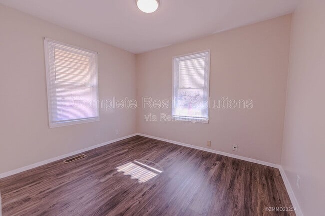 Building Photo - 10200 Tappan Dr