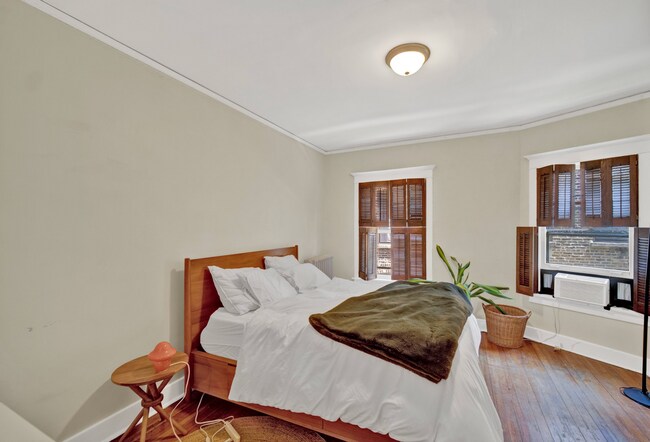 Building Photo - 826 Hamlin St