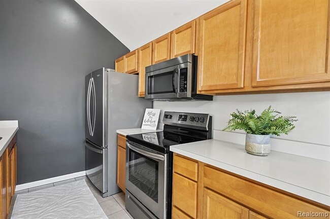 Building Photo - 606 Olde English Cir
