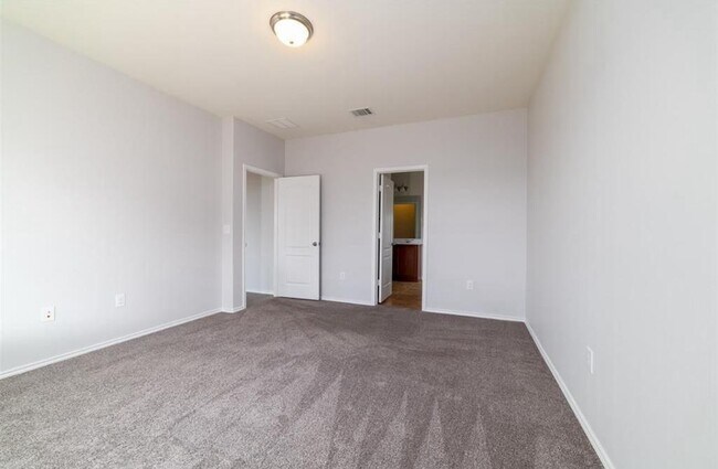 Building Photo - 7013 Lickeen Ct