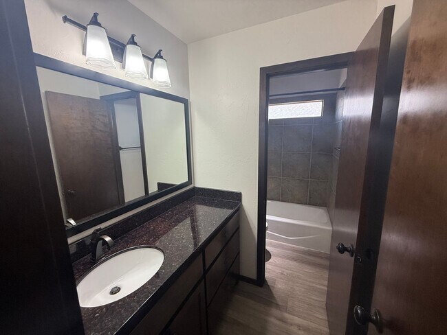 Building Photo - 3 bed plus office, Neighborhood amenities include a neighborhood pond, Pool and playground!