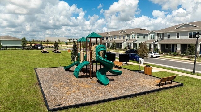 Building Photo - 16350 Hamlin Vw St