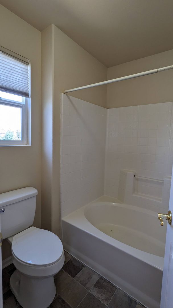 Building Photo - LOVELY TWO STORY HOME IN THE RANGE AT SPRI...