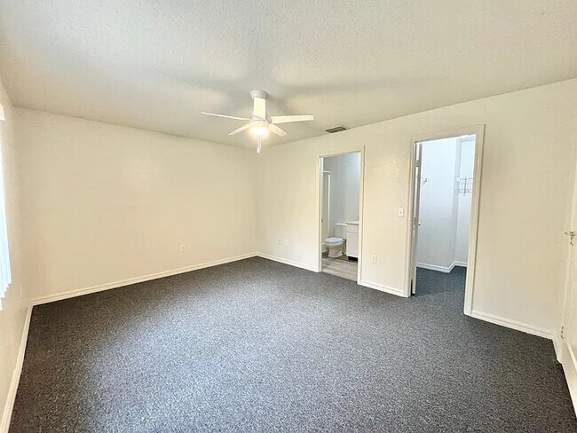 Building Photo - 3228 Courtney Dr