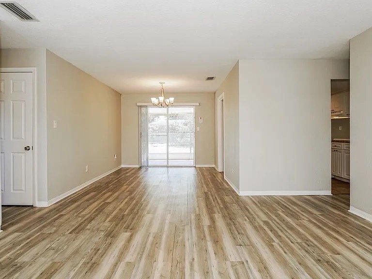 Building Photo - 989 E Normandy Blvd