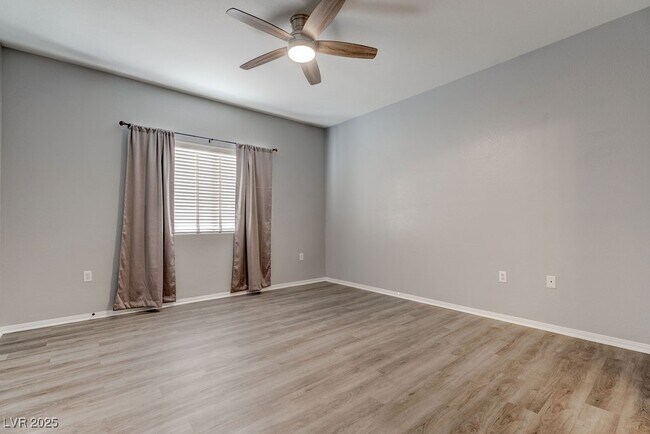 Building Photo - 855 N Stephanie St