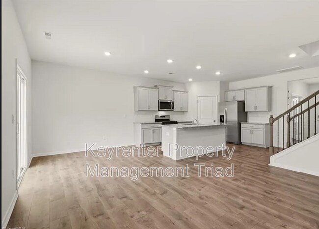 Building Photo - 7448 Buckpasser Dr