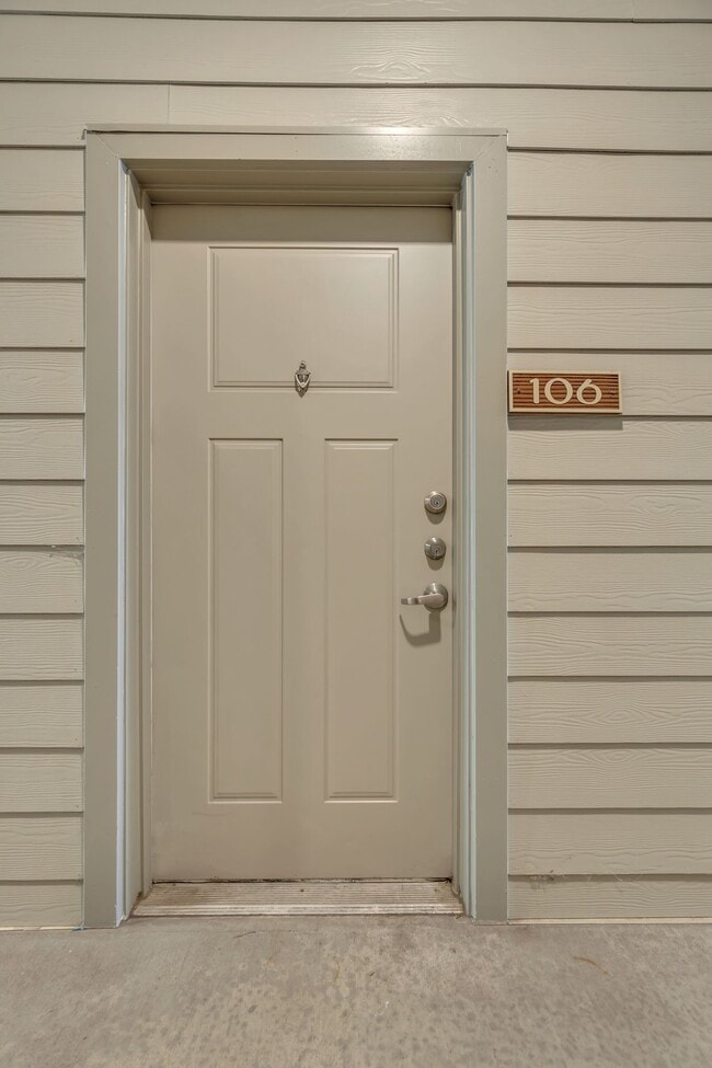 Building Photo - 2197 Nolensville Pk