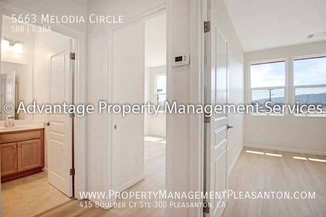 Building Photo - 5663 Melodia Cir