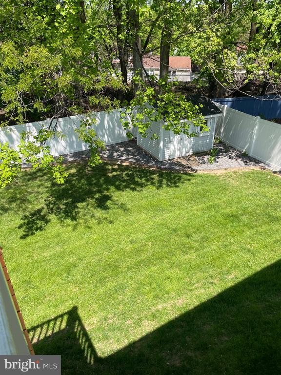 Building Photo - 18 Jameson Ln