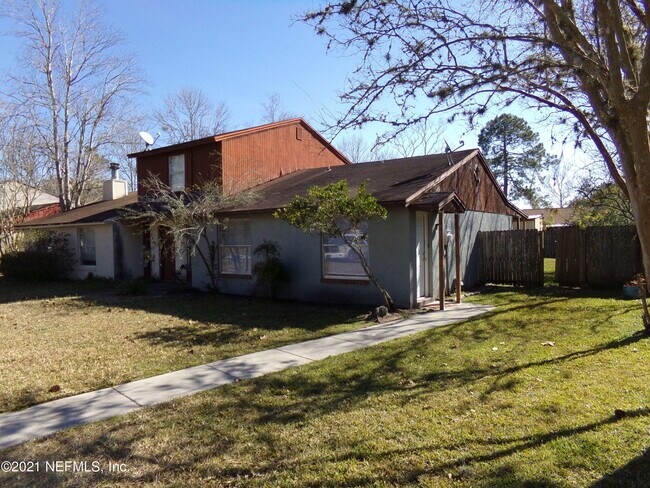 Primary Photo - 2652 Sunrise Village Dr