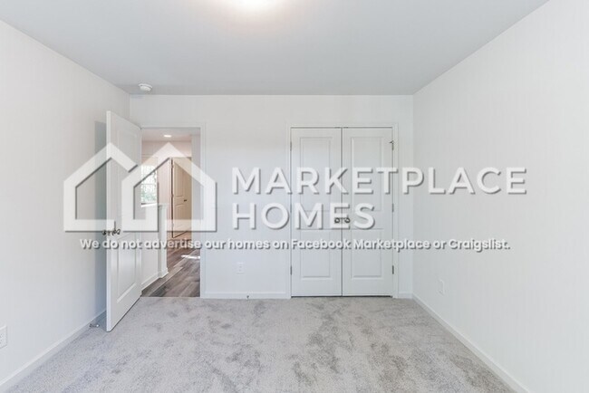 Building Photo - 3719 Oakwood Rd