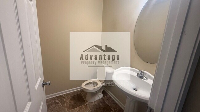 Building Photo - 5025 Village Run Dr