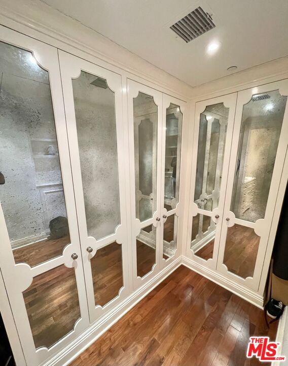 Building Photo - 10660 Wilshire Blvd