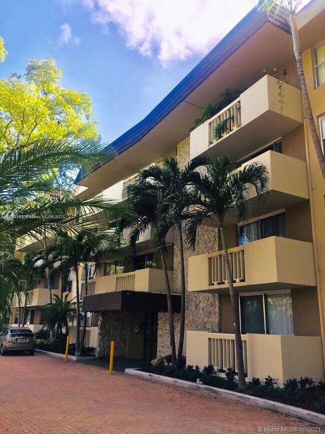 Building Photo - 1800 Sans Souci Blvd