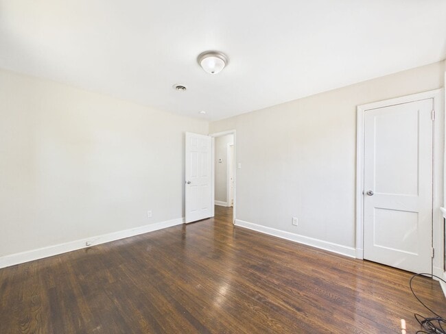 Building Photo - 4605 Eastover Ave