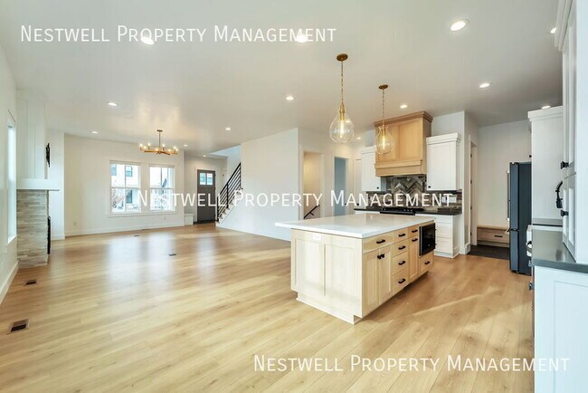 Building Photo - 10907 Paddle Board Way