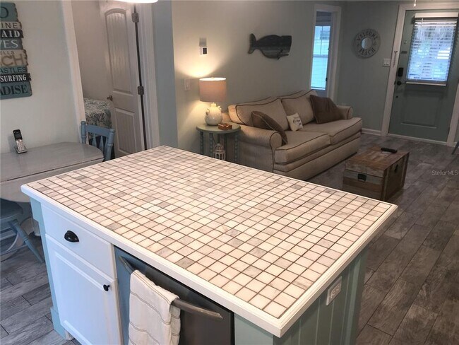 Building Photo - 305 57th St