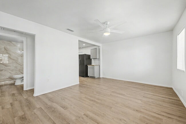 Building Photo - 2045 E Orange St.
