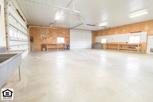 Building Photo - 8122 Co Rd 60