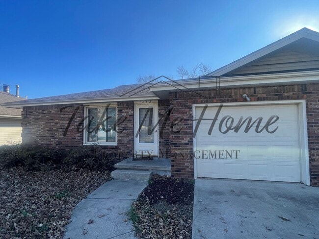 Primary Photo - Charming 2-Bed, 2-Bath Duplex in South Springfield – Prime Location!