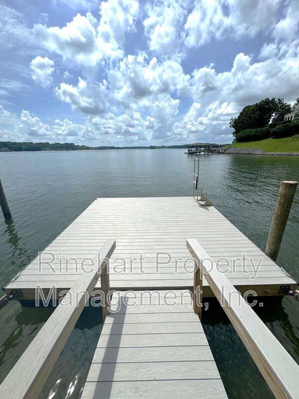 Building Photo - 4023 Windward Dr