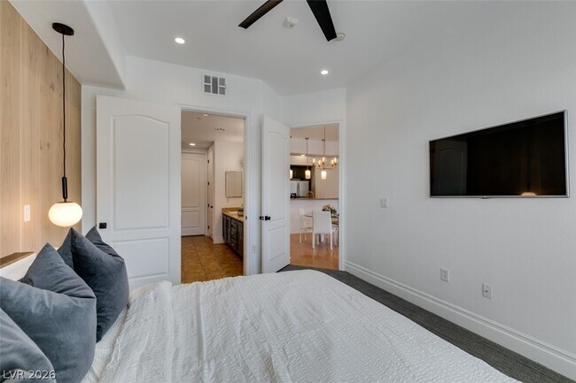 Building Photo - 50 E Serene Ave