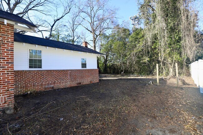 Building Photo - 11 Kendrick St