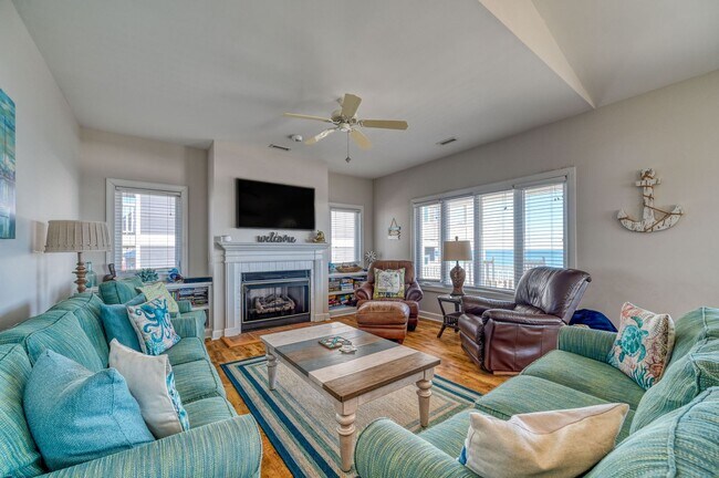 Building Photo - OFF-SEASON FURNISHED MONTHLY RENTAL