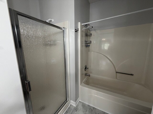 Master tub and shower - 2209 Sweetwater Blvd