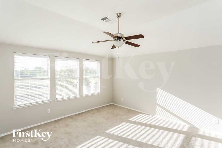 Building Photo - 13925 Walnut Canyon Ct